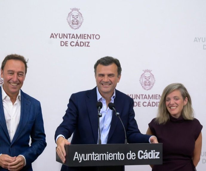 El alcalde de Cádiz, Bruno García, en una rueda de prensa.