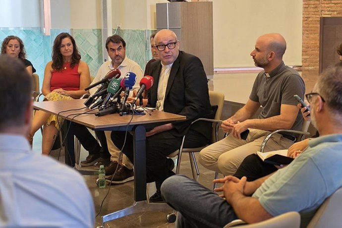 El obispo de Málaga, José Antonio Satué, en un encuentro con los medios de comunicación.
