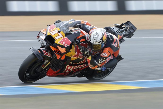 Archivo - Arquivo - Pedro Acosta, da Espanha, e a equipe Red Bull KTM Factory Racing durante o primeiro dia do Grande Prêmio Michelin da França de MotoGP de 2025, em 9 de maio de 2025, no Circuito Bugatti, em Le Mans, França - Foto: Jean Catuffe / DPPI