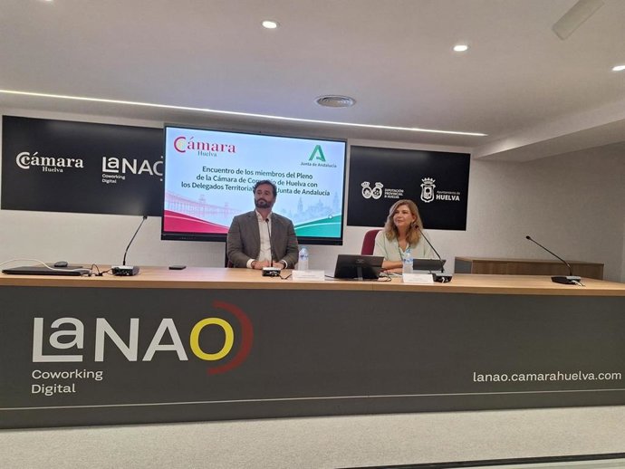 Reunión de delegado de la Junta en Huelva en La NAO.