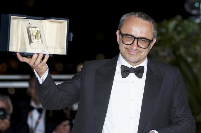 Archivo - Arquivo - 23 de maio de 2026, Cannes, Alpes-Marítimos, França: Andrey Zvyagintsev / Andrei Swjaginzew, vencedor do Grande Prêmio do Júri por “Minotaur”, na sessão de fotos com os vencedores no Festival de Cannes de 2026 / 79º Festival Internacio