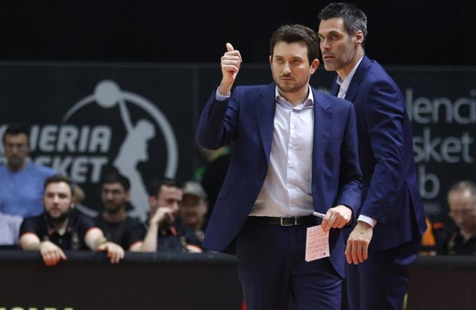 El entrenador del Valencia Basket, Xavier Albert, en un partido