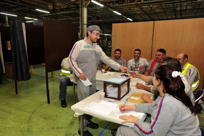 Archivo - Elecciones sindicales en la fábrica en 2018.