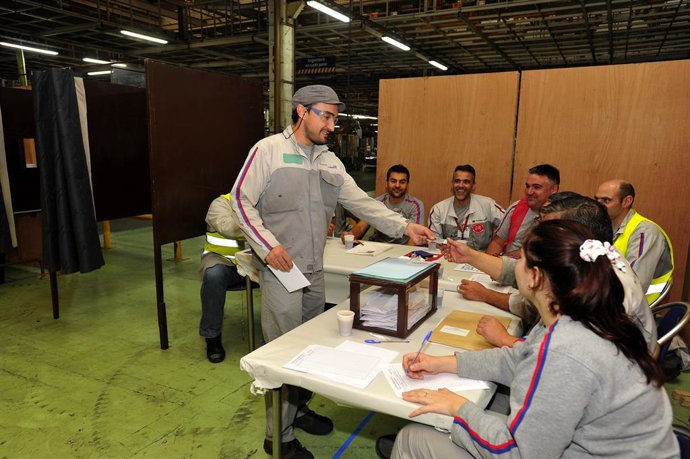 Archivo - Elecciones sindicales en la fábrica en 2018.