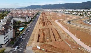 Archivo - Vista aérea de los terrenos por los que discurrirá la Ronda Norte de Córdoba.