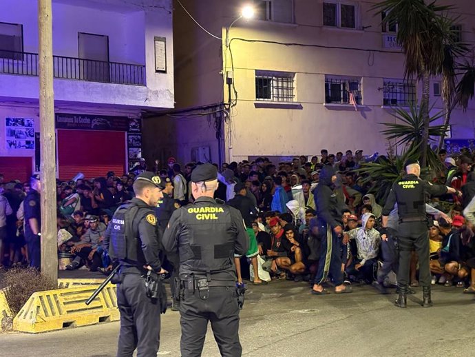 Trasllat dels migrants al Port de Ceuta