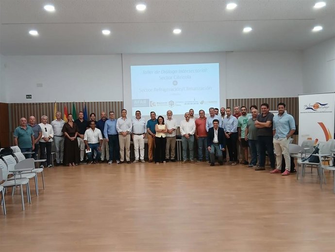 Participantes en el encuentro entre el sector citrícola y la industria del frío.