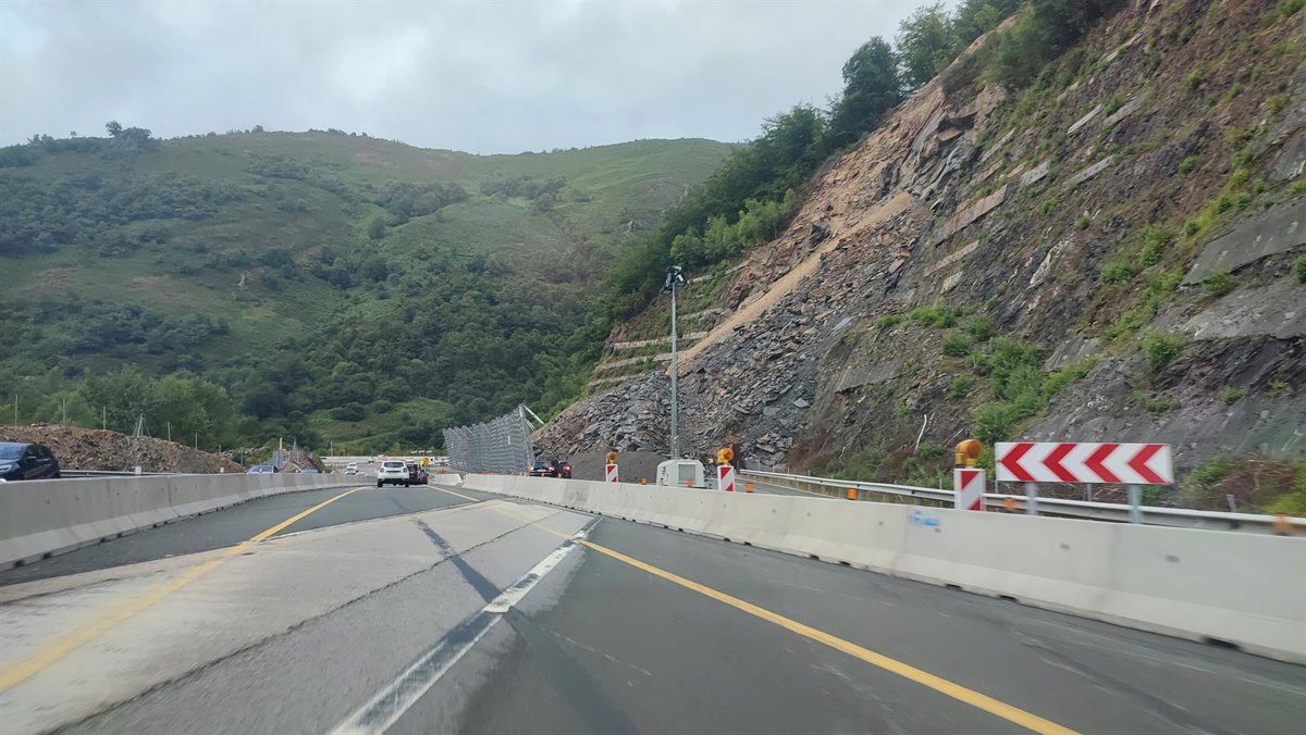 La autopista del Huerna reabre sus cuatro carriles casi dos años después del gran argayo