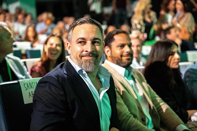 Archivo - El president de Vox, Santiago Abascal, i el líder de la formació a Catalunya, Ignacio Garriga