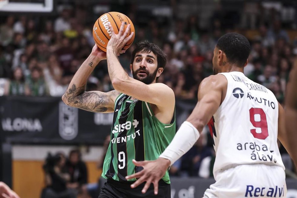 Archivo - Ricky Rubio (Asisa Joventut) durante el partido de playoffs de la ACB ante el Baskonia en Badalona (5 de junio de 2026)