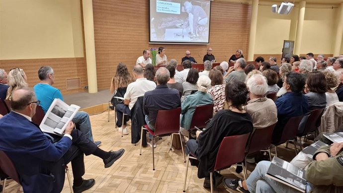 Presentación del libro que homenajea al pintor Joan Hernández Pijuan dos décadas después de su muerte