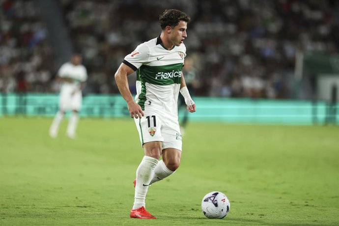 German Valera, do Elche CF, em ação durante a partida de futebol da Liga Espanhola, LaLiga EA Sports, disputada entre o Elche CF e o Real Madrid CF no Estádio Manuel Martínez Valero, em 15 de setembro de 2026, em Elche, Espanha.