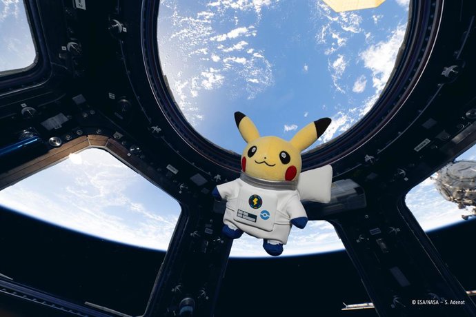Pikachu na cúpula da Estação Espacial Internacional