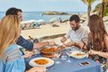 'Jet lag alimentario' de fin de semana: cambiar los horarios de las comidas se relaciona con mayor riesgo cardiovascular