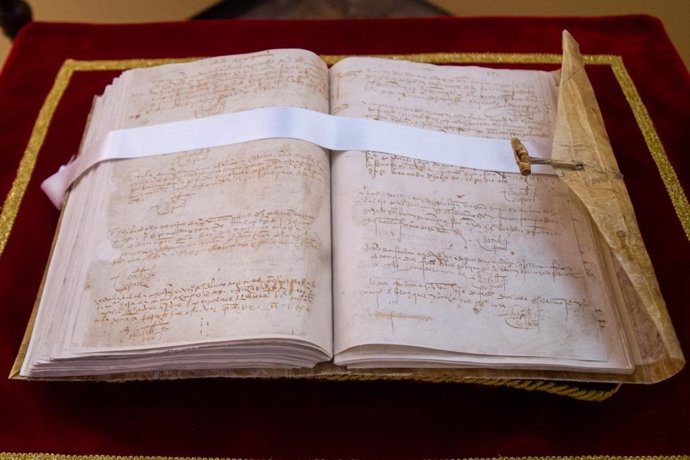 Archivo - Alcalá de Henares (Madrid) rendirá homenaje a Cervantes con su partida bautismal y lecturas populares del 'Quijote'