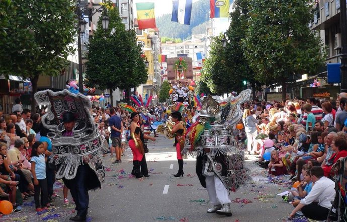 Archivo - Desfile del Día de América en Asturias en una imagen de archivo