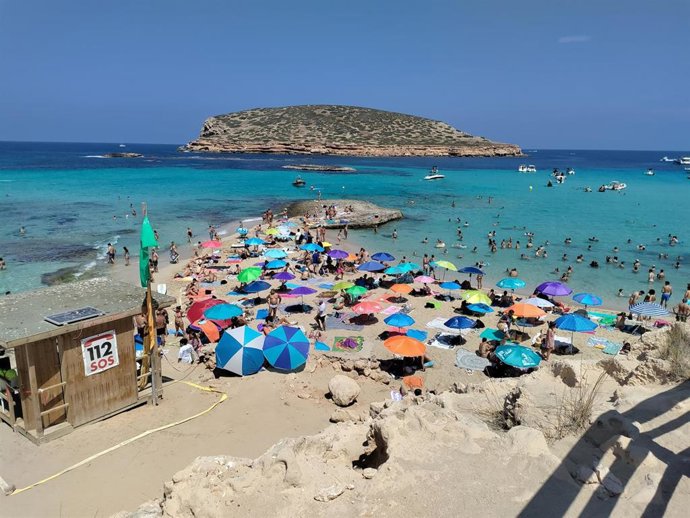 Platges de Comte (Eivissa) alcanzó este verano casi tres veces su capacidad de carga física estimada.