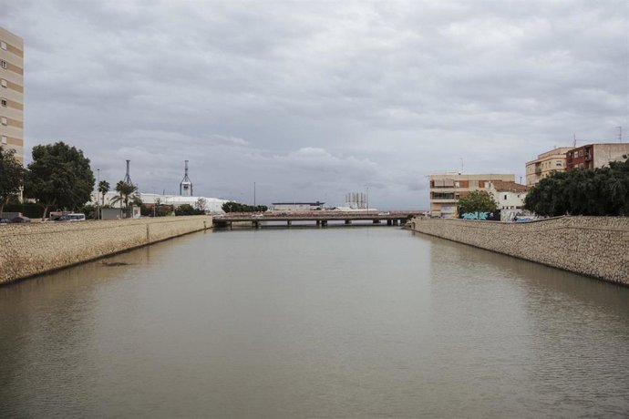 Archivo - La Albufera de Alicante tras las fuertes lluvias por la Dana ‘Alice’, a 10 de octubre de 2025, en Alicante (España). 