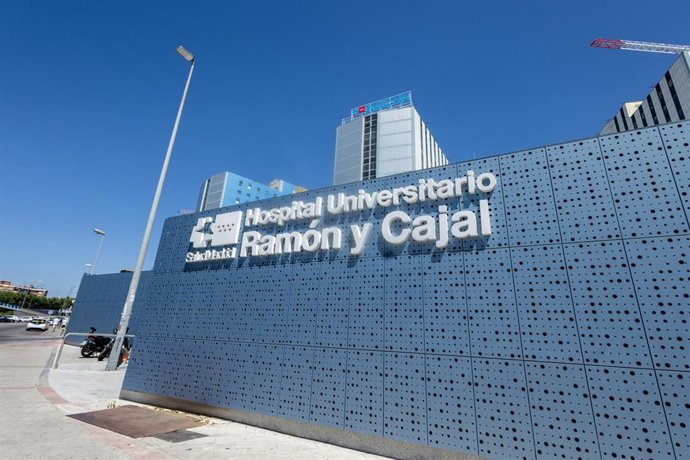 Archivo - Fachada del Hospital Universitario Ramón y Cajal, a 27 de julio de 2025, en Madrid (España).