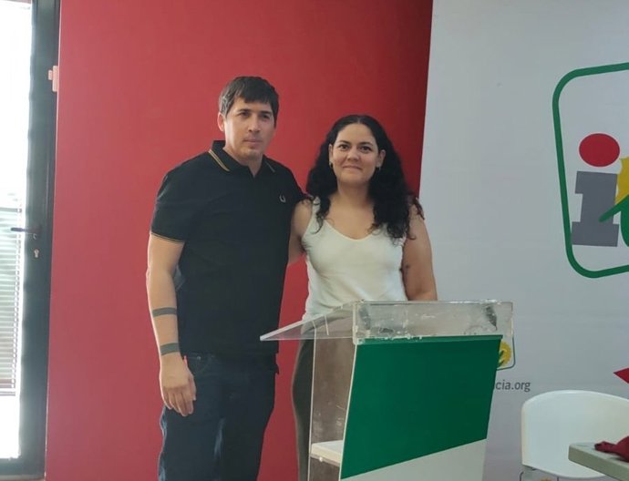 Los nuevos co-coordinadores de IU Sevilla, Neiva Copado y Manu Fernández