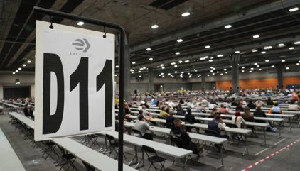 Más de 1.400 aspirantes se examinan este sábado para optar a una plaza de conductor de autobús de EMT Madrid