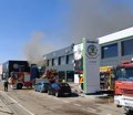 Un incendio afecta a un concesionario en Zaratán (Valladolid)