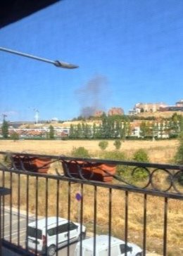 Un Incendio Afecta A Una Nave Depósito De Neumáticos En Zaratán (Valladolid)