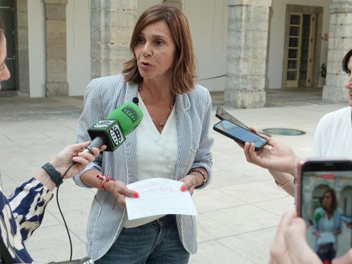 Archivo - Paula Fernández Viaña en una comparecencia ante los medios.