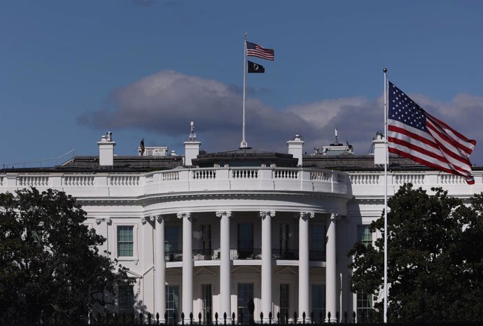 Archivo - Arquivo - 23 de outubro de 2025, Washington, D.C., Virgínia, EUA: A Casa Branca é vista em Washington, D.C., EUA, em 23 de outubro de 2025. O presidente Donald Trump planejava construir um salão de festas na Ala Oeste da Casa Branca. O president
