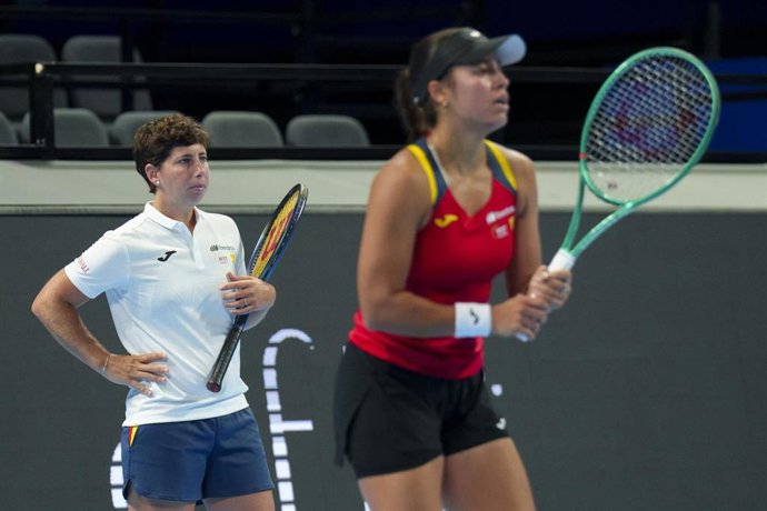 Carla Suárez y Jessica Bouzas preparando las Finales de la Billie Jean King Cup