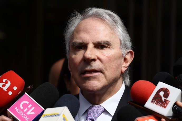 Santiago 8 de septiembre 2026. EL vicepresidente de la c mara alta, Ivan Moreira, habla con la prensa luego de una reunion con el ministro de relaciones exteriores Dragomir Yankovic/Aton Chile