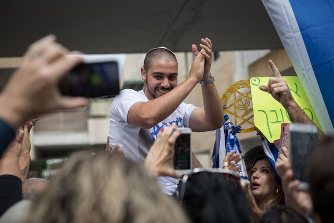 Archivo - RAMLA, May 8, 2018  Israeli soldier Elor Azaria who was indicted of shooting a Palestinian man is seen in his home town of Ramla, Israel, after his release from prison on May 8, 2018. The Palestinian government slammed Tuesday an early release o