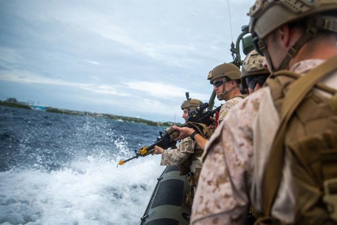 Archivo - Arquivo - 13 de novembro de 2020 - Savaneta, Aruba - Fuzileiros navais dos EUA da Companhia C, 2º Batalhão de Reconhecimento (Recon Bn.), 2ª Divisão de Fuzileiros Navais (MARDIV) participam de um treinamento de visita, abordagem, busca e apreens