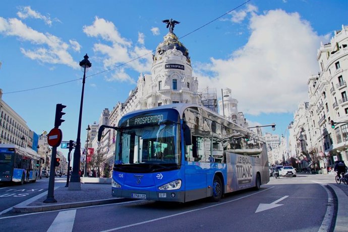 Archivo - Imagen de archivo bus EMT Madrid