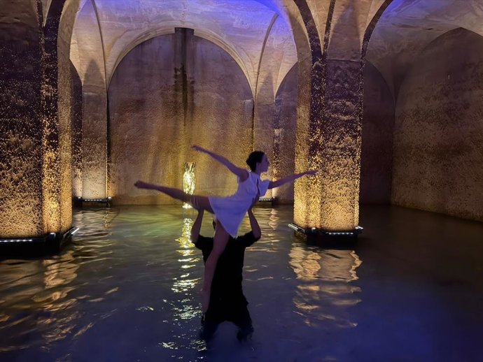 La 'Nit de l'Art' celebra su 30º aniversario con más de 50 exposiciones y un centenar de artistas.