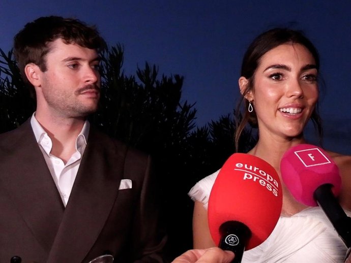 Anna Padilla y Mario Cristóbal tras darse el "sí, quiero"