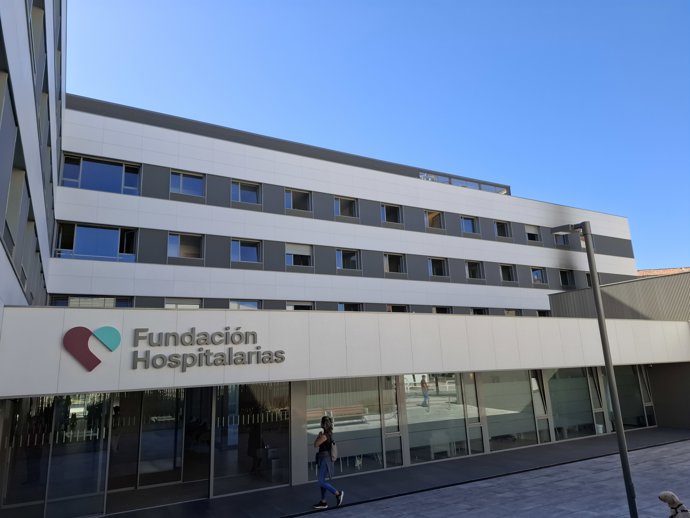 Fachada de la clínica psiquiátrica Padre Menni tras el incendio ocurrido en la noche del sábado 19 de septiembre de 2026.