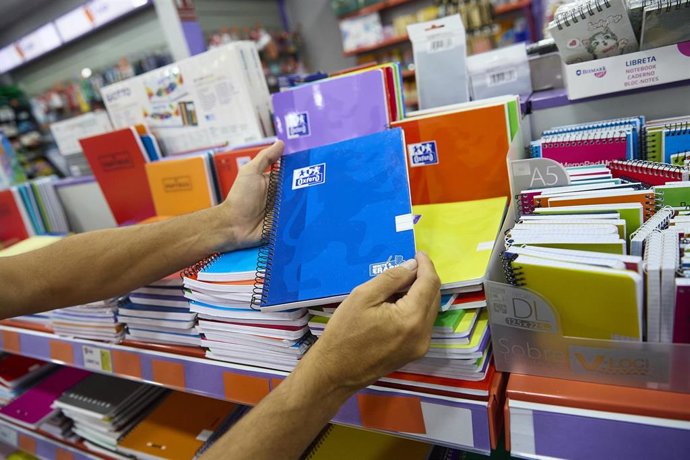 Archivo - La cifra de ventas supone un incremento respecto a la campaña Vuelta al cole de 2025, cuando se alcanzaron 17.188.000 euros en ventas.