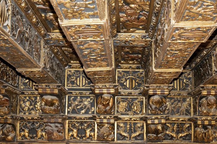 Artesonado del techo de la Sala Dorada de la Lonja