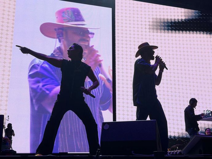 Grupo Firme en el Roig Arena