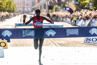 September 20, 2026, Copenhagen, Denmark: 260920 Agnes Jebet Ngetich of Kenya celebrates after the Copenhagen Half Marathon in the World Athletics Road Running Championships on September 20, 2026 in Copenhagen. .Photo: Mathilda Schuler / BILDBYRÃN / kod M