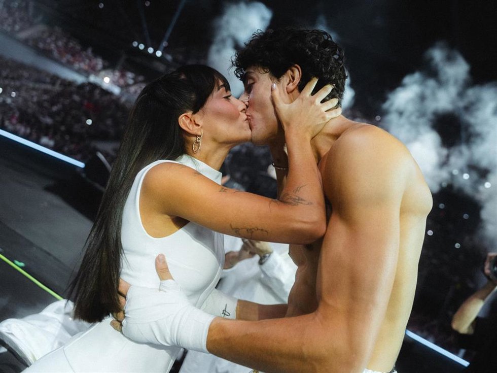 Aitana y Plex durante La Velada del Año 2026