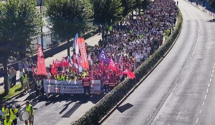 Manifestación de las trabajadoras del comercio de alimentación de A Coruña