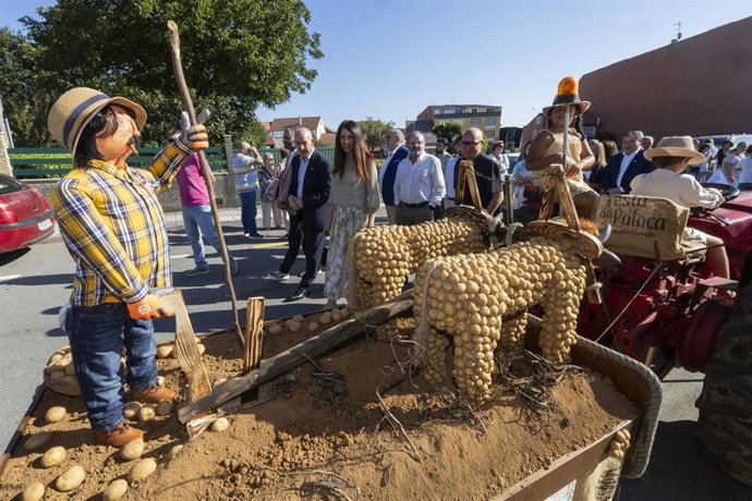 La conselleira do Medio Rural, María José Gómez, en Coristanco