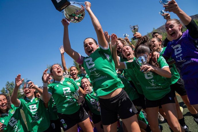 El SportExtremadura B se proclama campeón de la Copa Extremadura Femenina de Fútbol.