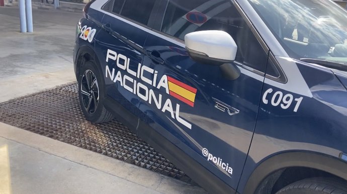 Archivo - Vehículo de la Policía Nacional