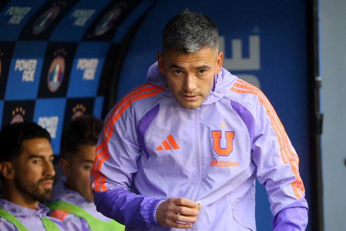 Futbol, Audax Italiano vs Universidad de Chile Fecha 16, Liga de Primera 2026. El jugador de Universidad de Chile Charles Aranguiz, es fotografiado durante un partido de primera contra Audax Italiano disputado en el estadio Bicentenario La Florida en