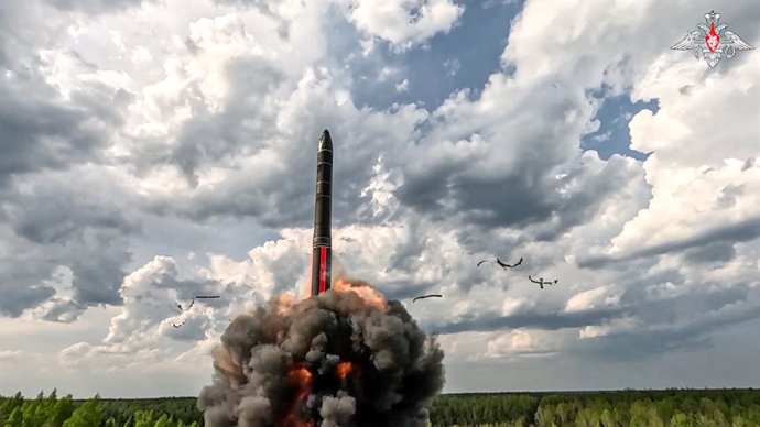 Archivo - MAY 21, 2026: A RS-24 Yars missile system crew takes part in a nuclear exercise held by the Russian and Belarusian Armed Forces. Video grab. Best quality available
