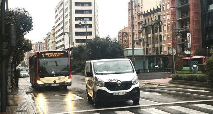 Archivo - Bus urbano de la Línea 1 Logroño-Lardero