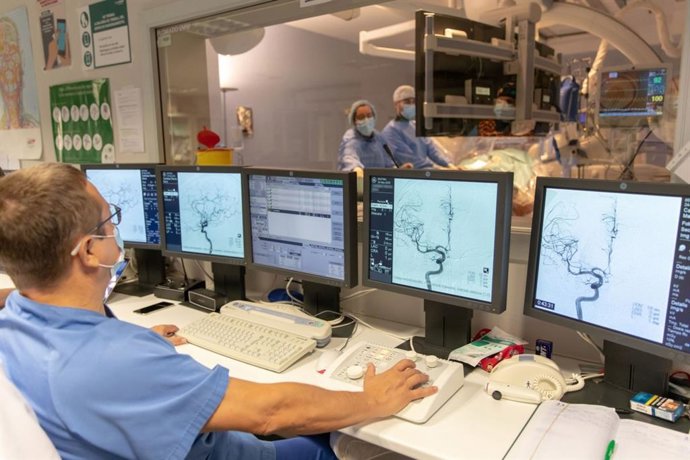 Archivo - Pruebas sanitarias en Son Espases